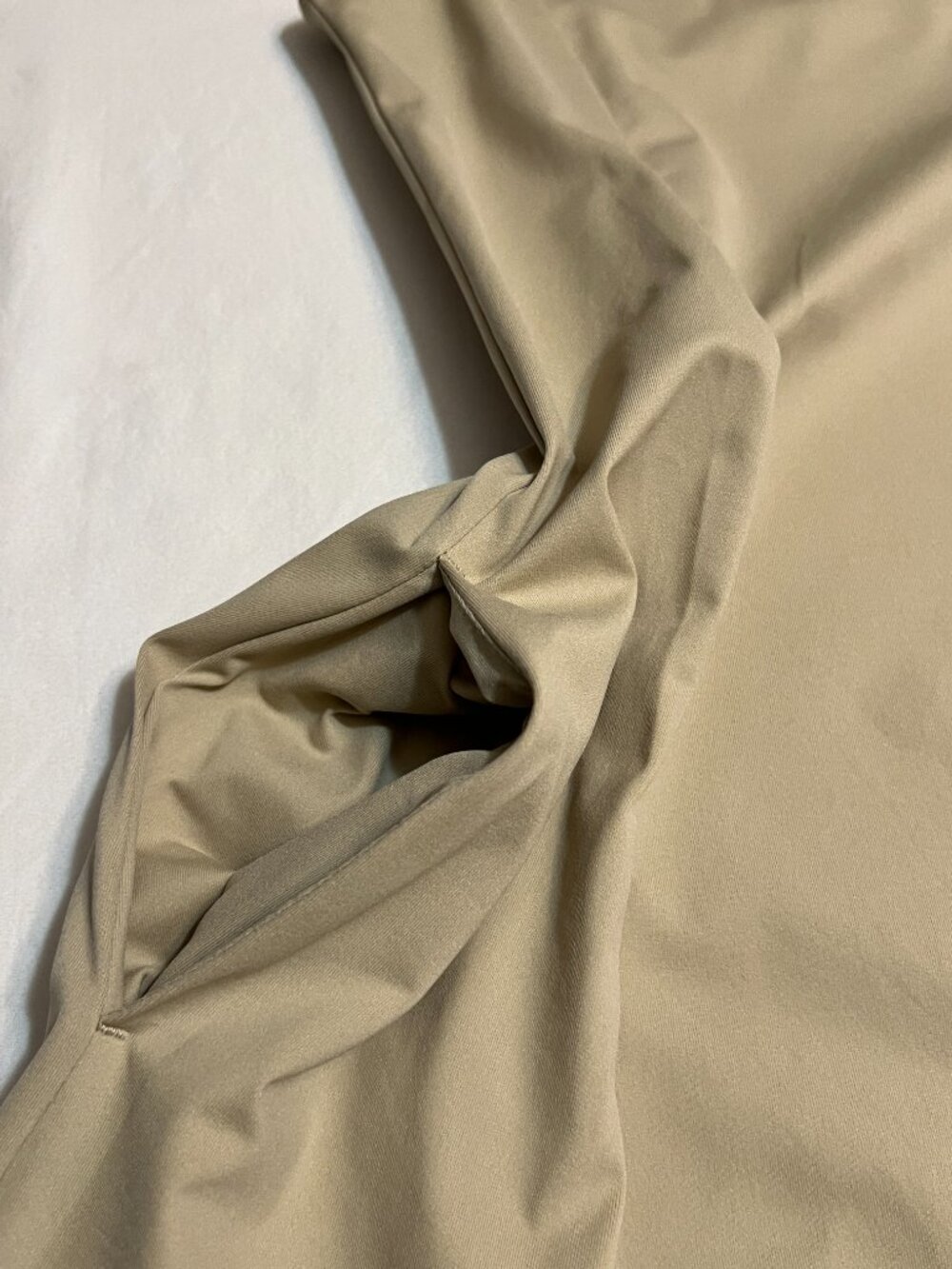 UNIQLO AIRism Dress Womens M Beige Sleeveless A Line Midi Stretch Casual Minimal - Picture 3 of 8